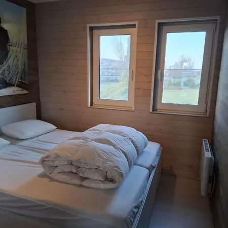 Dahlia 107 - Zonnig En Volledig Uitgerust 데한